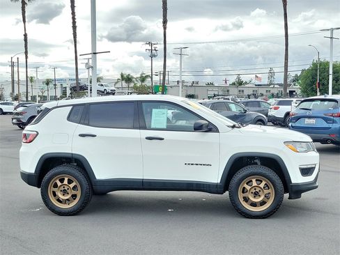 Used 2019 Jeep Compass Sport image 2