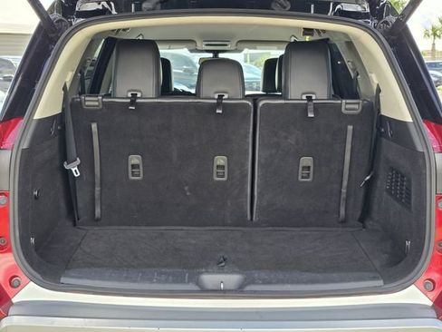 Used 2022 Nissan Pathfinder SL AWD/4WD image 15