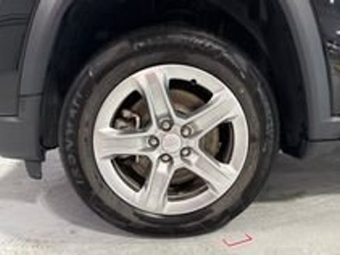 Used 2024 Jeep Compass Latitude AWD/4WD image 42