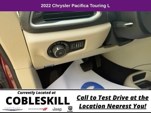 Used 2022 Chrysler Pacifica Touring-L AWD/4WD image 16