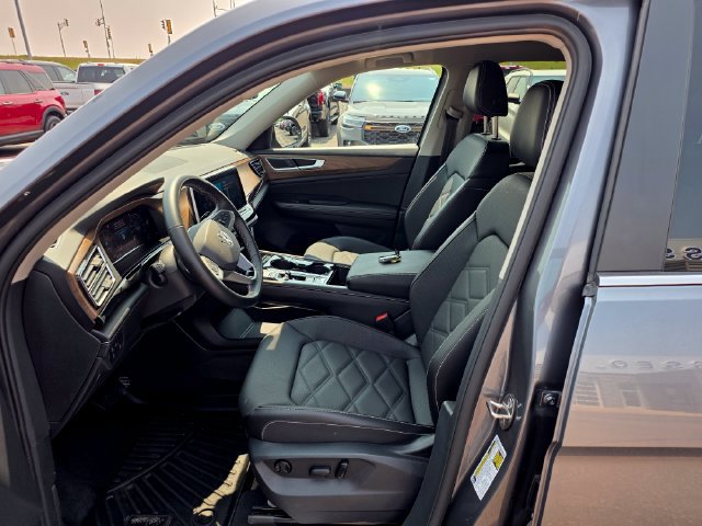 Used 2024 Volkswagen Atlas SE AWD/4WD image 17