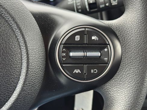 Used 2023 Kia Soul LX image 19