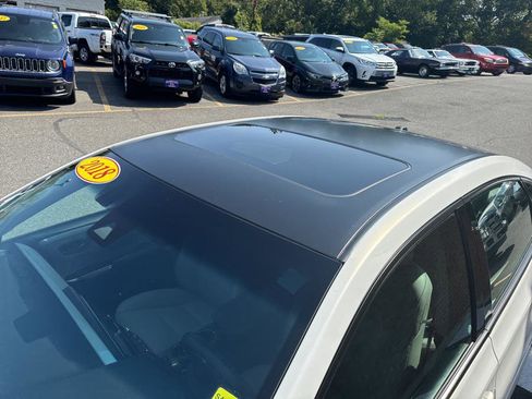 Used 2018 Toyota Avalon XLE Premium image 8