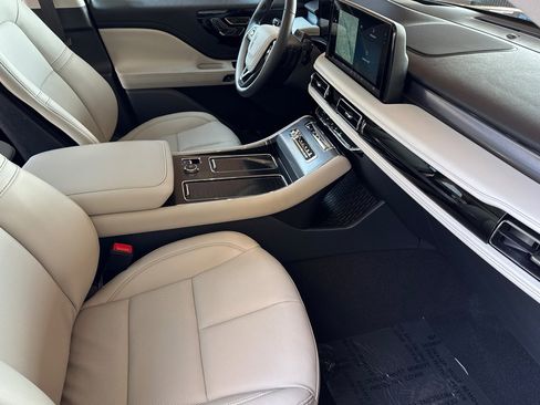 New 2025 Lincoln Aviator 2WD w/ Equipment Group 101A image 16