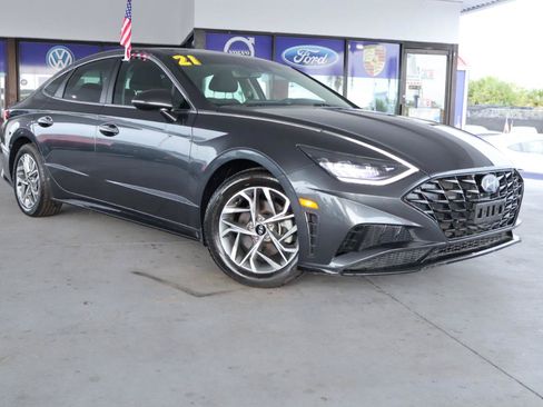 Used 2021 Hyundai Sonata SEL w/ Convenience Package FWD image 3