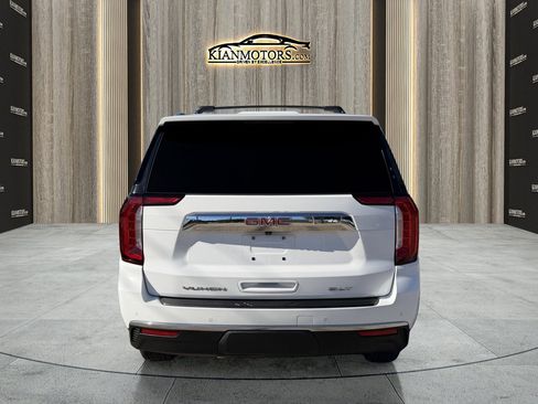 Used 2022 GMC Yukon XL SLT w/ SLT Luxury Package image 6