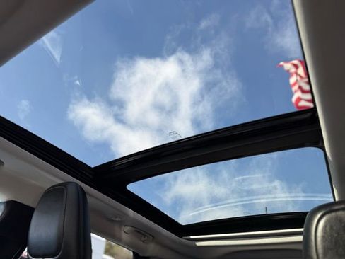 Used 2019 Jeep Cherokee Limited image 23