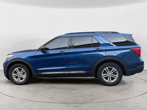 Used 2023 Ford Explorer XLT w/ Equipment Group 202A RWD image 6