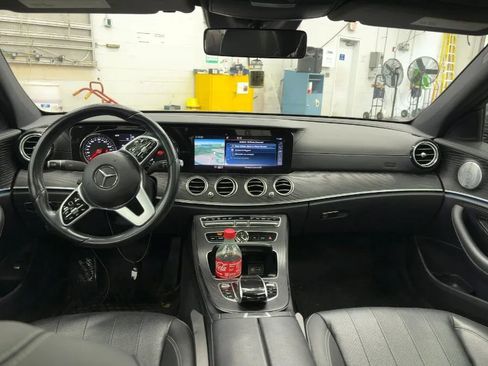 Used 2019 Mercedes-Benz E 300 4MATIC image 5