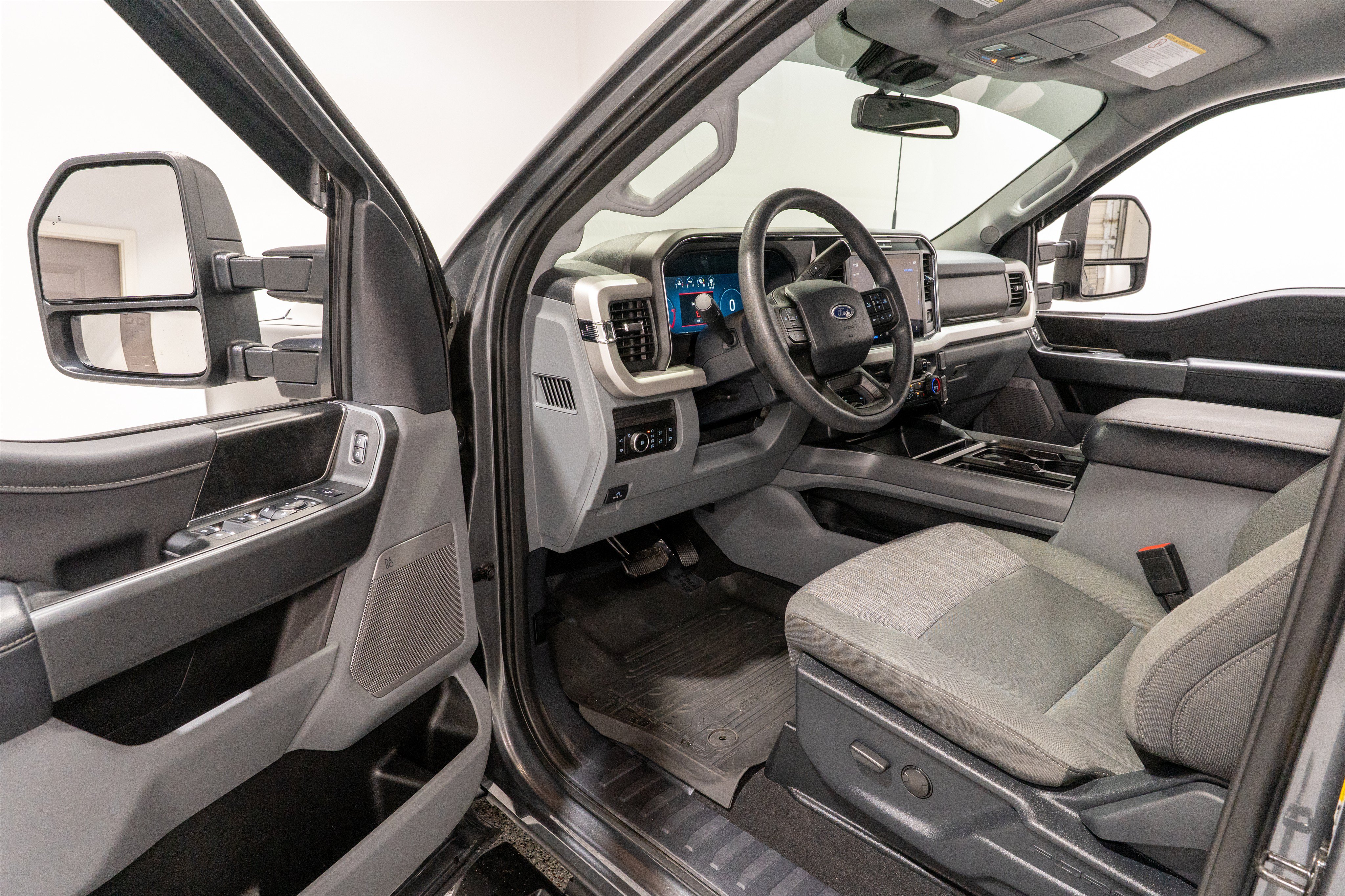 Used 2026 Ford F350 XLT w/ XLT Premium Package AWD/4WD image 15