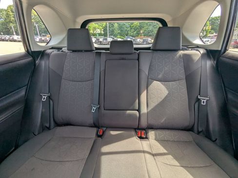 Used 2019 Toyota RAV4 XLE w/ Convenience Package AWD/4WD image 18