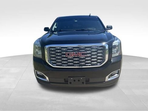 Used 2019 GMC Yukon XL Denali w/ Denali Ultimate Package AWD/4WD image 8