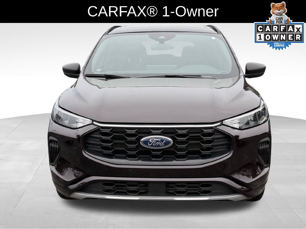 Used 2023 Ford Escape ST-Line w/ Tech Pack #1 AWD/4WD image 3