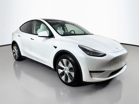 Used 2021 Tesla Model Y Long Range AWD/4WD image 3