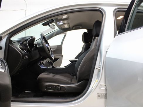 Used 2019 Chevrolet Malibu LT image 14