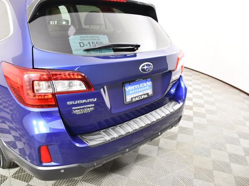 Used 2017 Subaru Outback 2.5i Limited AWD/4WD image 15