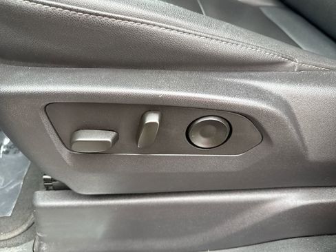 Used 2024 GMC Sierra 1500 SLT image 14