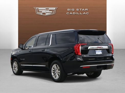 Used 2023 GMC Yukon XL SLT image 3