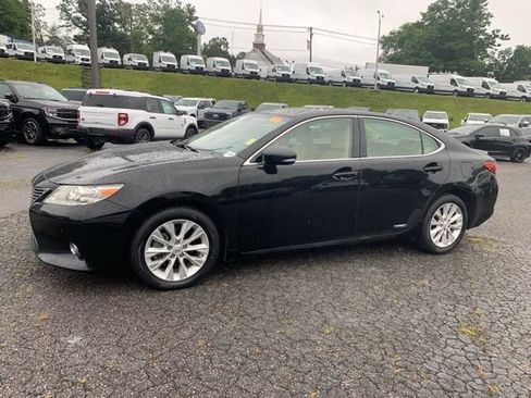 Used 2014 Lexus ES 300h w/ Luxury Package w/Bamboo Trim FWD image 5
