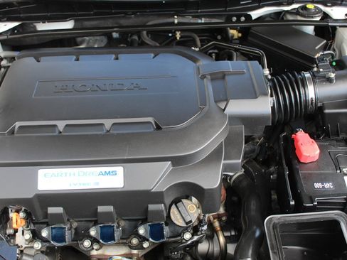 Used 2014 Honda Accord Touring image 10