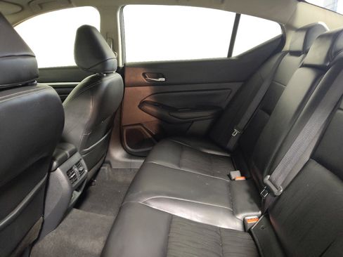 Used 2019 Nissan Altima 2.5 SL AWD/4WD image 18