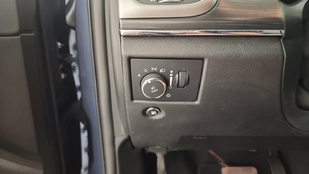 Used 2021 Jeep Grand Cherokee Limited AWD/4WD image 24