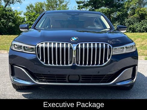 Used 2020 BMW 750i xDrive w/ Executive Package AWD/4WD image 2