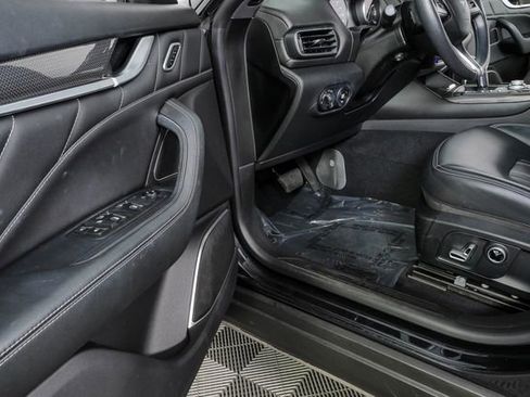 Certified 2022 Maserati Levante GT AWD/4WD image 9