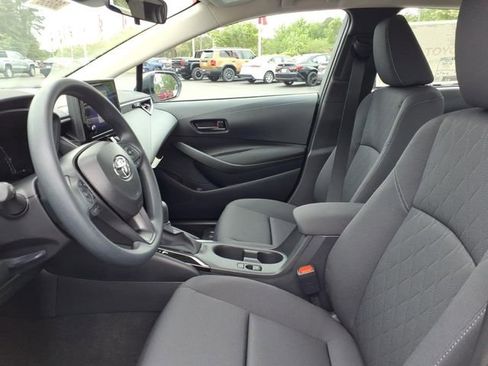 Used 2026 Toyota Corolla LE FWD image 5