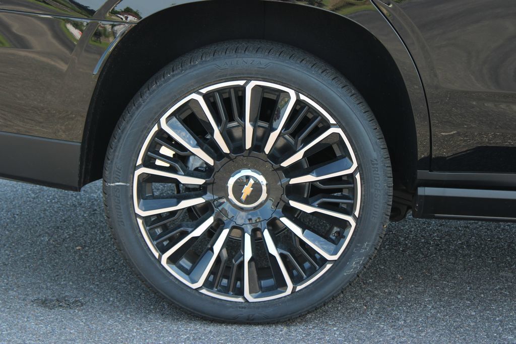 New 2026 Chevrolet Tahoe High Country AWD/4WD image 12