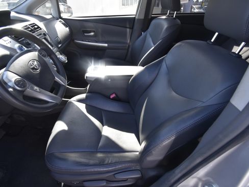 Used 2012 Toyota Prius V Five FWD image 7
