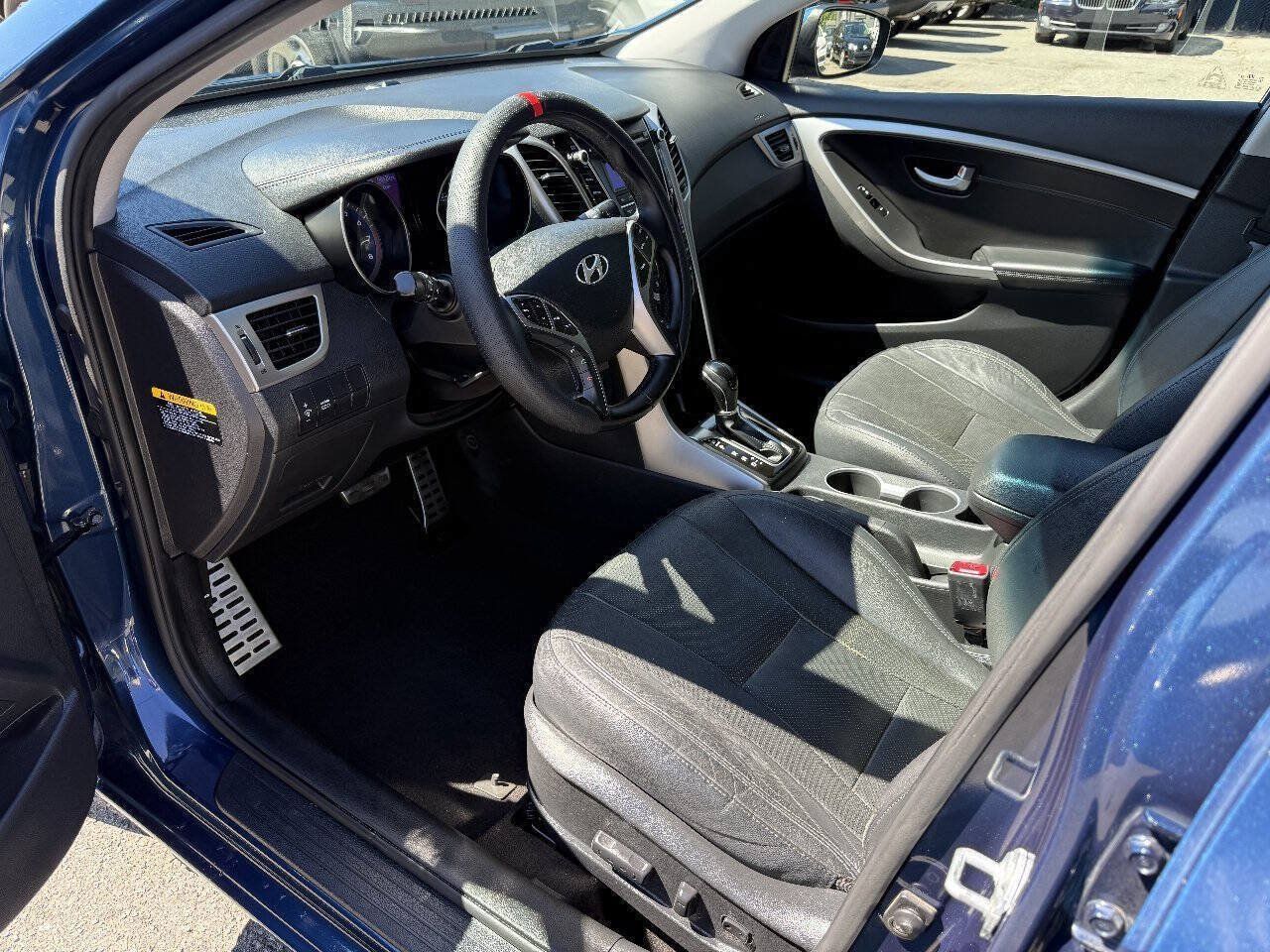 Used 2015 Hyundai Elantra GT w/ Option Group 02 FWD image 9