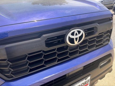 Used 2025 Toyota Tacoma TRD Off-Road image 34