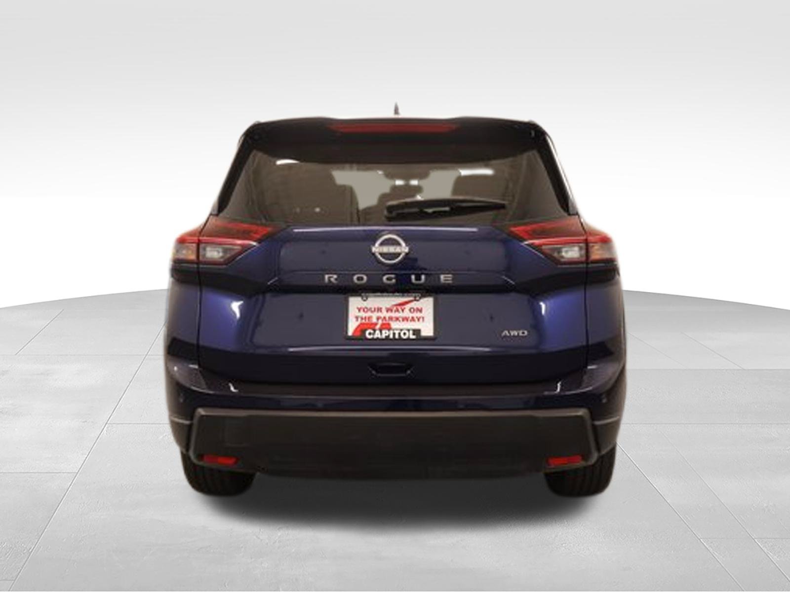Certified 2025 Nissan Rogue SV AWD/4WD image 3