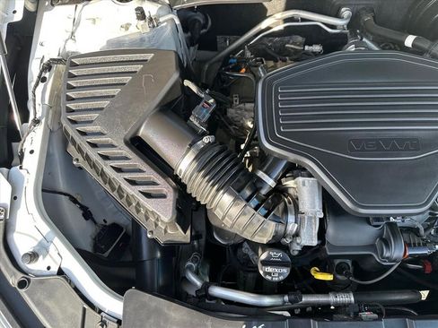 Used 2020 Chevrolet Blazer LT image 15