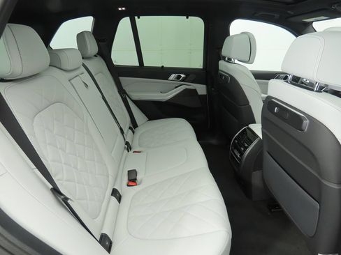Used 2026 BMW X5 xDrive40i w/ Climate Comfort Package AWD/4WD image 24