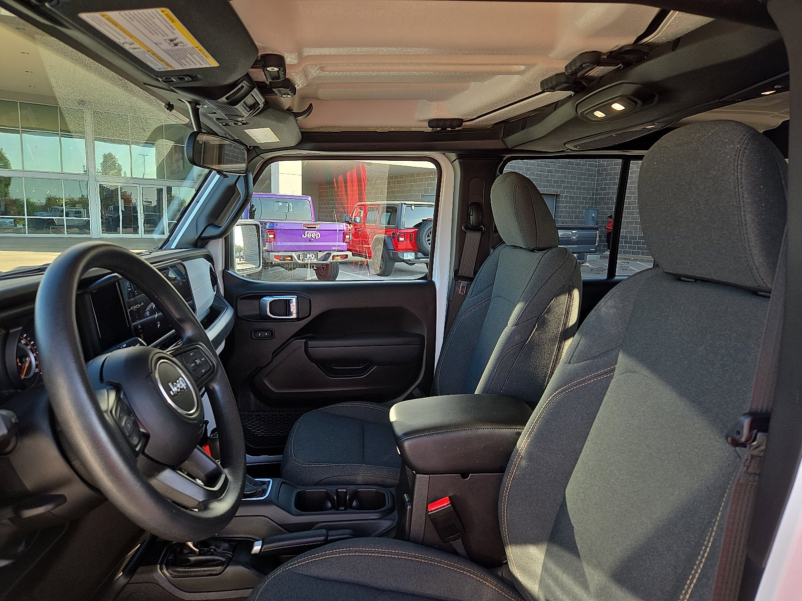 Used 2025 Jeep Gladiator Sport AWD/4WD image 12