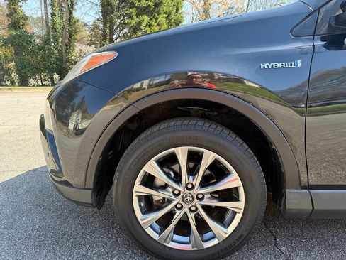 Used 2017 Toyota RAV4 Limited image 34