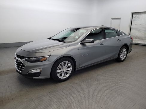 Used 2024 Chevrolet Malibu LT image 2