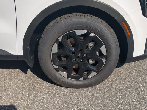 New 2026 Kia Sorento S image 9