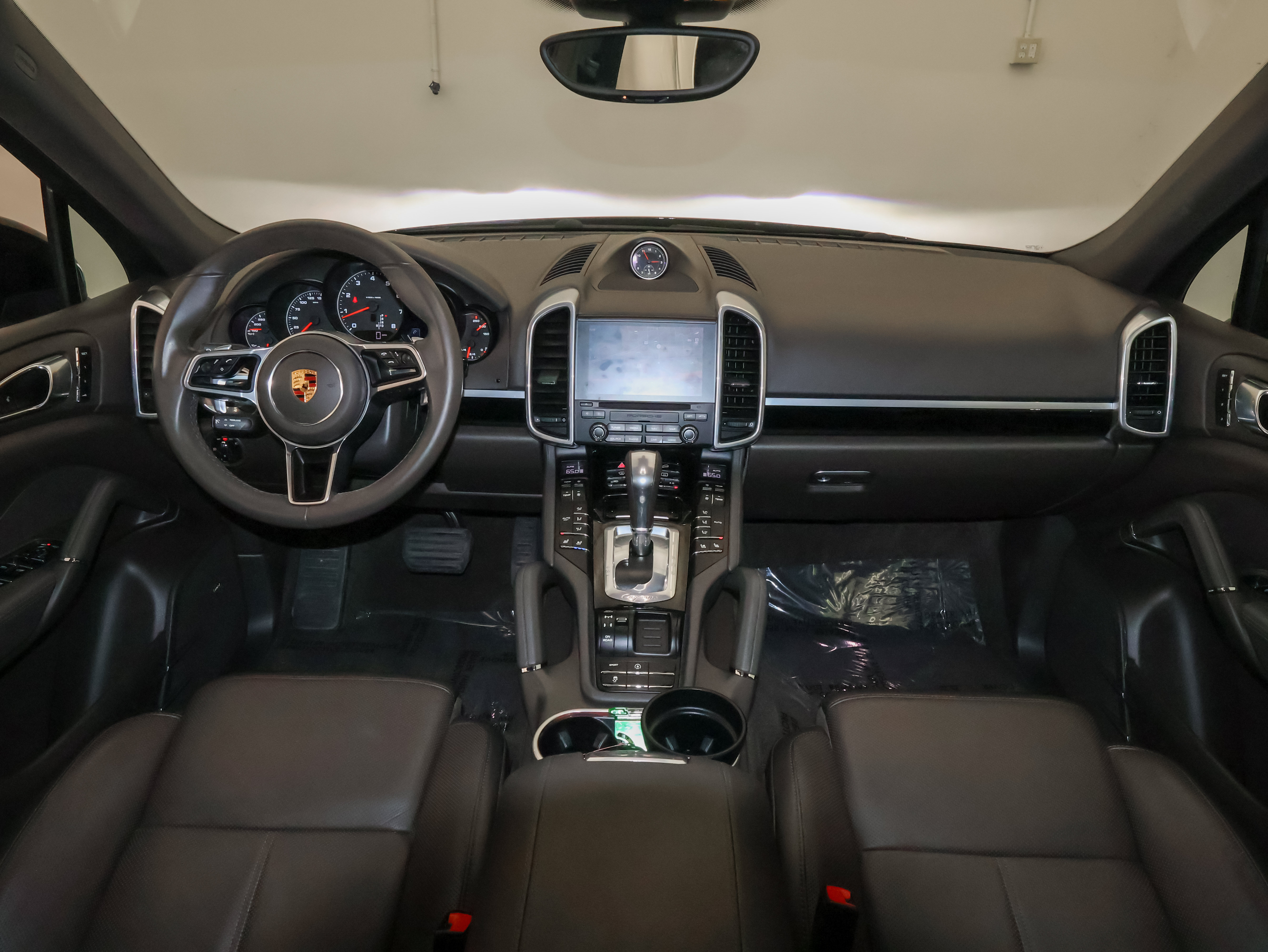 Used 2018 Porsche Cayenne Platinum Edition AWD/4WD image 27