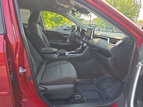 Used 2024 Toyota RAV4 XLE AWD/4WD image 11