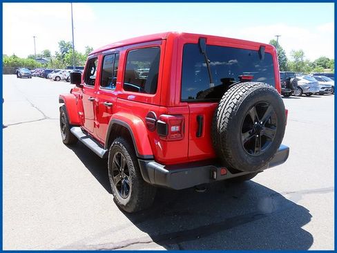 Used 2023 Jeep Wrangler Unlimited Sahara AWD/4WD image 5