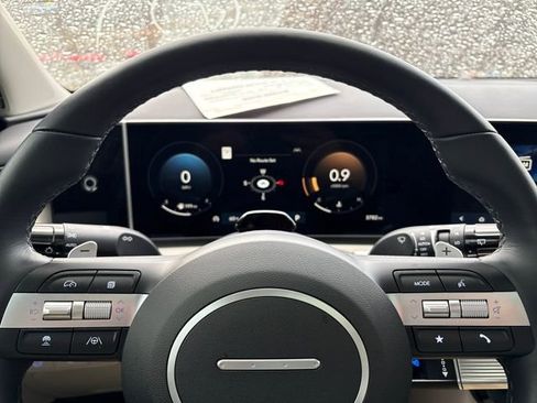 Used 2025 Hyundai Tucson Limited image 24