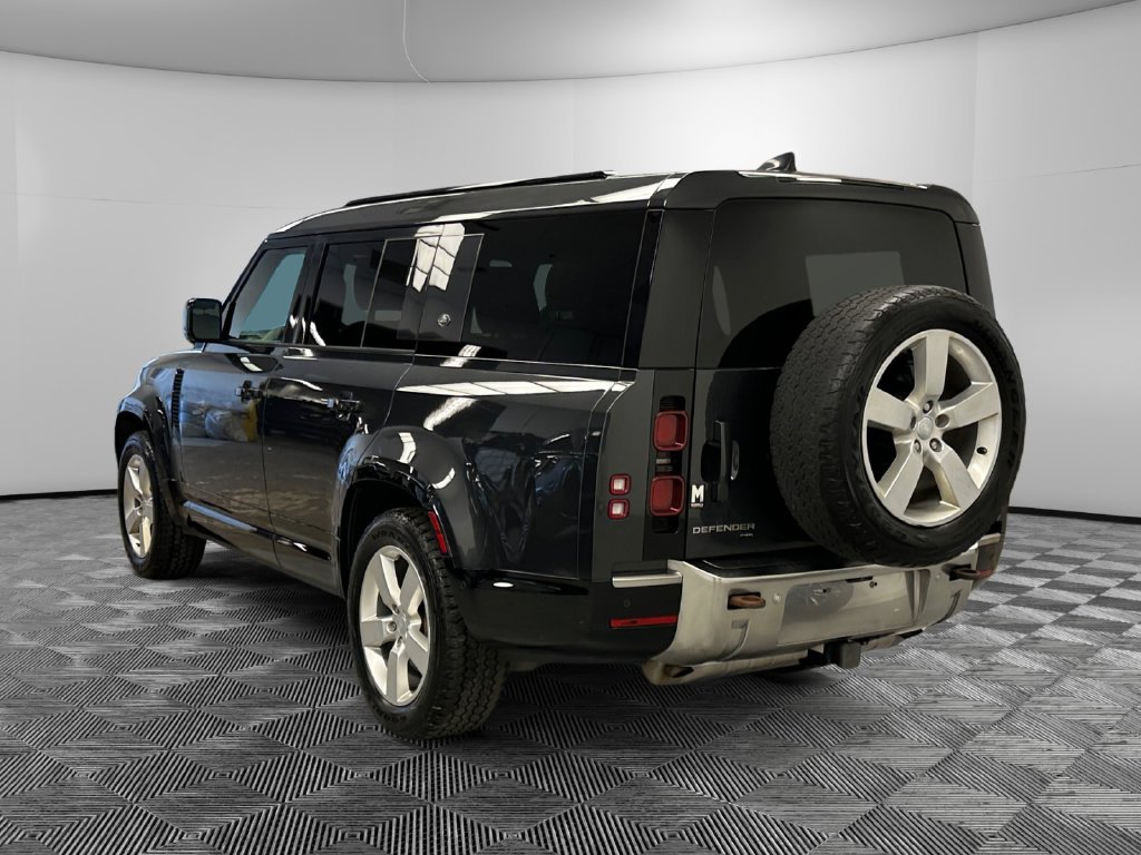 Used 2023 Land Rover Defender 130 SE AWD/4WD image 5