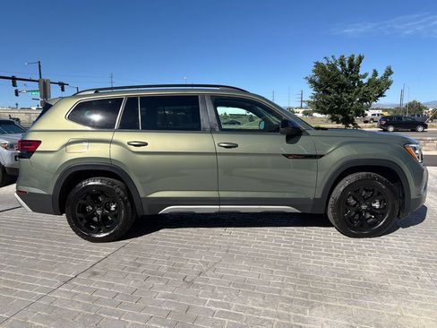 Certified 2026 Volkswagen Atlas Peak Edition AWD/4WD image 8
