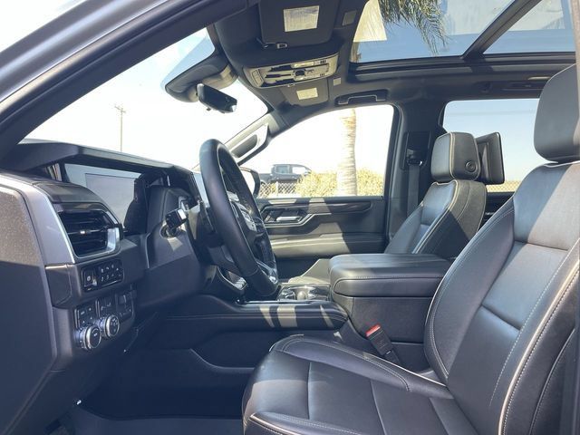 Used 2025 GMC Yukon Elevation w/ Elevation Premium Package AWD/4WD image 19