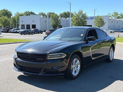 Used 2023 Dodge Charger SXT RWD image 5