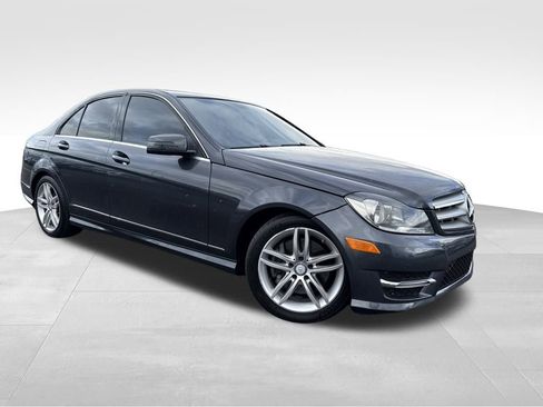 Used 2013 Mercedes-Benz C 300 4MATIC Sedan image 1