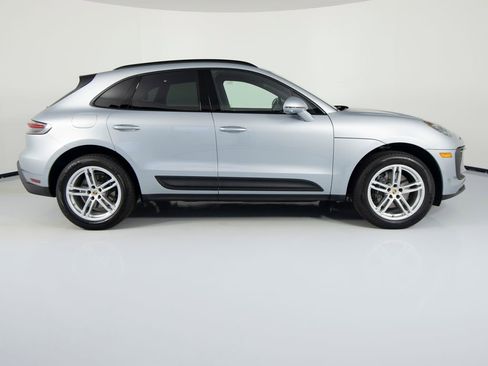 Certified 2025 Porsche Macan image 11